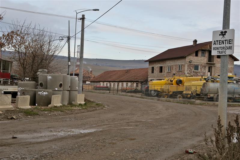 Calea de acces către cea mai modernă staţie de epurare din România, drum 