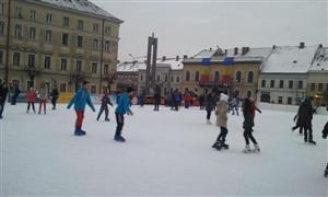 Gratis pentru clujeni la patinoarul din Unirii, duminică