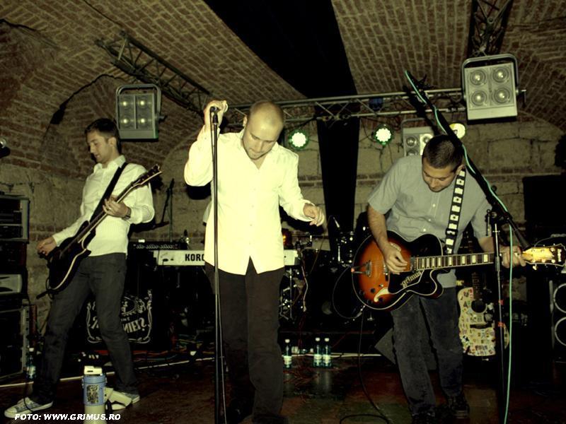 O trupă clujeană de rock cântă în India