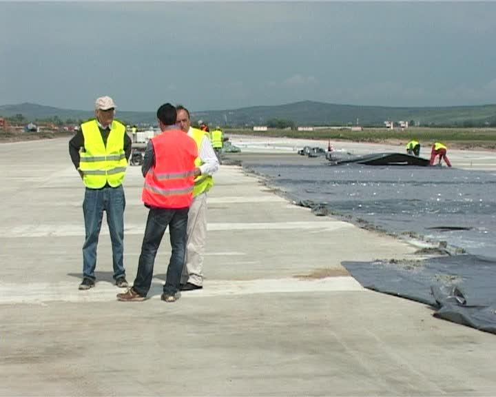 Cum a răspuns Guvernul la cererea pentru pista aeroportului