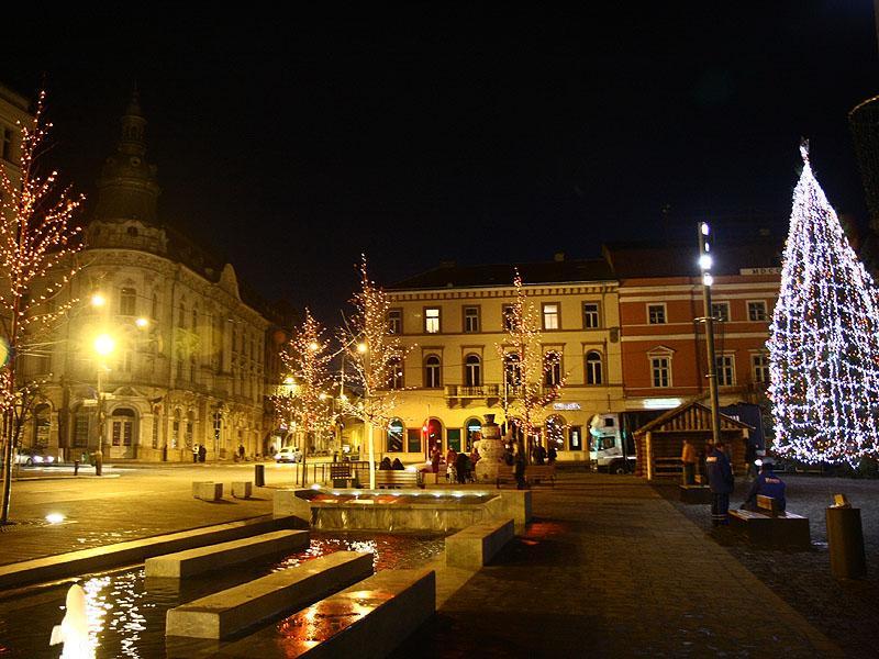 Crăciunul, sărbătoarea naşterii lui Iisus, aduce în familiile creştine colinde şi daruri