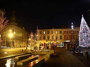 Crăciunul, sărbătoarea naşterii lui Iisus, aduce în familiile creştine colinde şi daruri