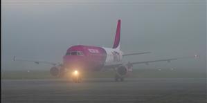 Aeroportul din Cluj, paralizat de ceață