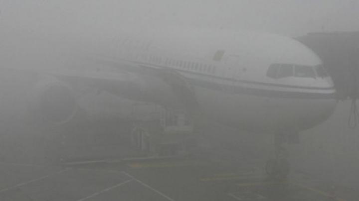O nouă zi sub cod galben de ceață, noi probleme pentru aeroportul din Cluj