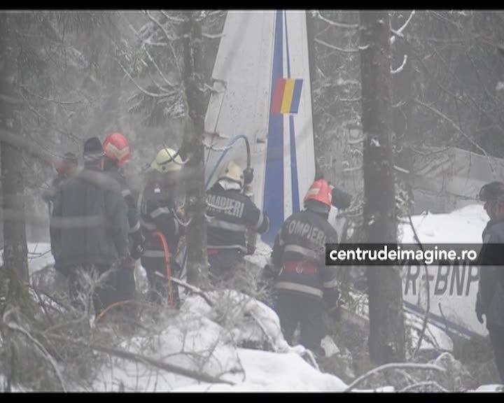 Operaţiile copilotului din avionul căzut în Apuseni au fost amânate. Care e starea de sănătate a răniţilor VIDEO