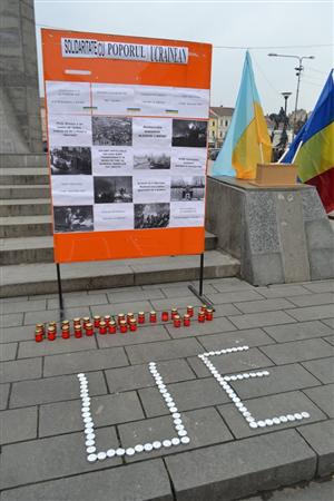 Tinerii din PDL Cluj protestează împotriva violenţelor din Ucraina