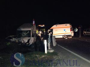 Ambulanţă implicată într-un accident în Căşeiu. Ttrei persoane au fost rănite