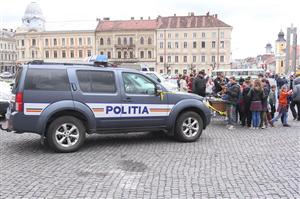 Paraşutişti înarmaţi au luat ostatici în centrul Clujului GALERIE FOTO/VIDEO