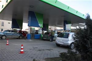 ACCIZA LUI PONTA FMI: Orice exceptare de la creşterea accizei la carburanţi trebuie compensată prin alte măsuri