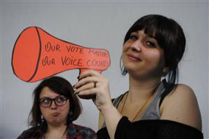 Voluntari europeni vin la Cluj ca să înveţe cum să voteze la alegerile europarlamentare