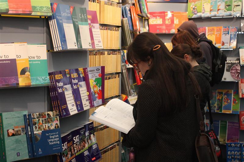 Aglomeraţie în librării de Ziua Internaţională a Cărţii