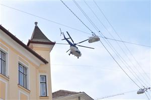 Elicopter al Jandarmeriei deasupra Casei de Cultură a Studenţilor. Trecătorii s-au panicat FOTO