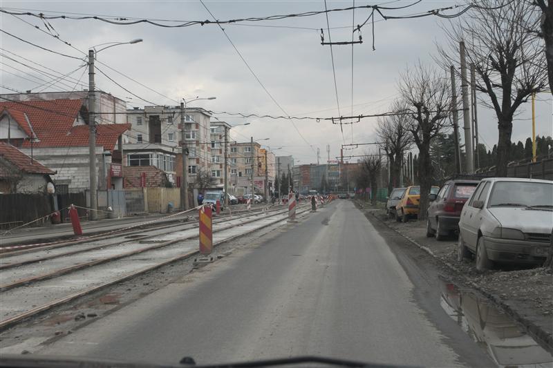 Încep asfaltările drumurilor de pe linia de tramvai