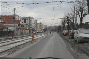 Încep asfaltările drumurilor de pe linia de tramvai