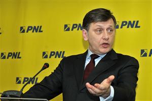 Antonescu şi-a prezentat demisia din fruntea partidului în cadrul BPN al PNL. Vicepreşedinţii PNL au demisionat în bloc