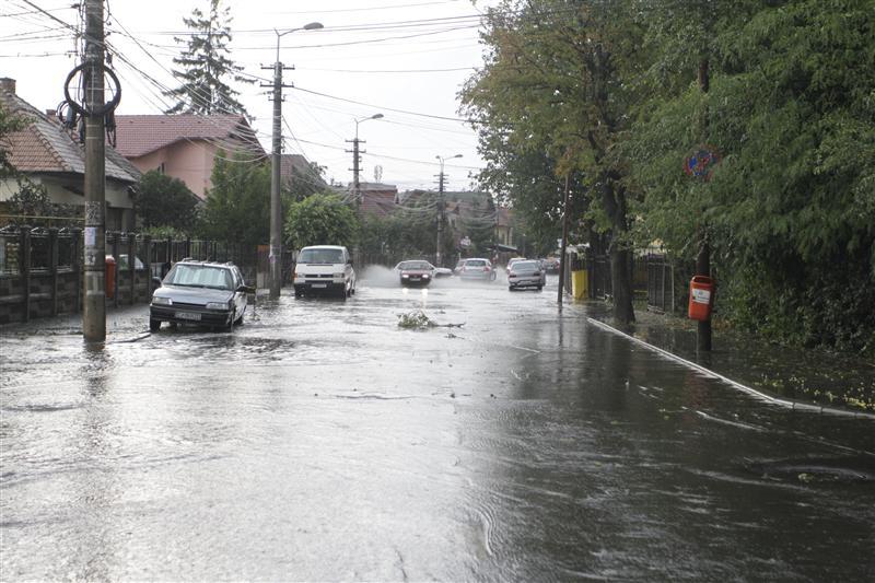 Cod galben de ploi la Cluj, până sâmbătă seara 