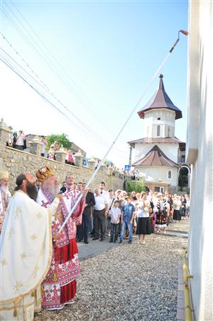Biserica mănăstirii din Feleacu a fost sfinţită GALERIE FOTO