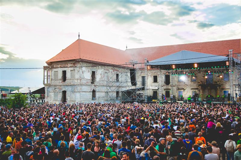 80.000 de participanţi la Electric Castle 2014