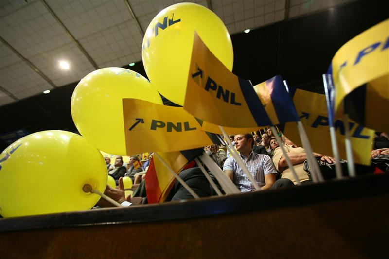 Liberalii clujeni nu vor fuziune cu PDL. Ce dilemă au PNL-iştii clujeni la Congresul de la Bucureşti