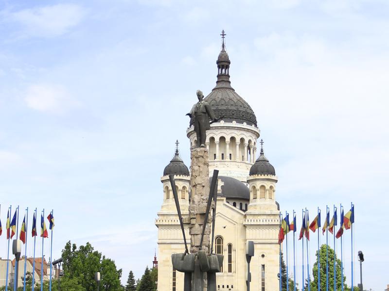 Arhiepiscopia Clujului luptă împotriva abandonului şcolar