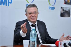 Cristian Diaconescu spune că n-a discutat despre un tandem cu Băsescu-premier