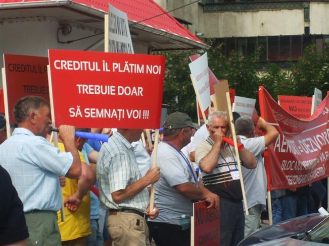 Sindicaliştii au iniţiat o petiţie la CJ Cluj. Vezi ce răspund autorităţile