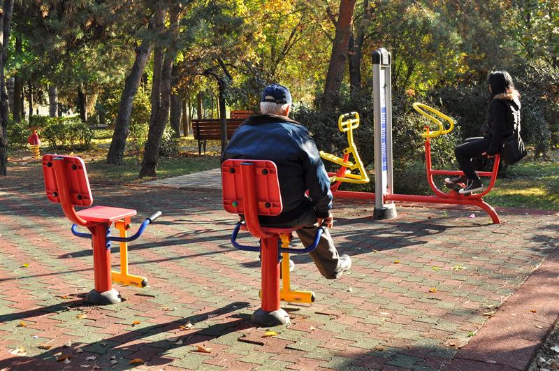 Primăria modernizează spaţiile de joacă din oraş. Vezi ce are în plan