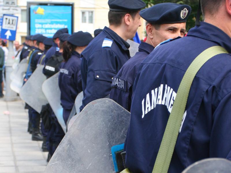 Peste 800 de acţiuni ale jandarmilor în timpul manifestaţii de protest, în iulie