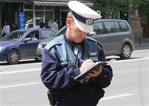 Peste 300 de sancţiuni aplicate vineri de poliţiştii clujeni