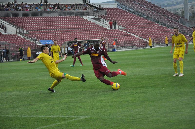 VIDEO CFR Cluj - Gaz Metan Mediaş 4-1 CFR învinge categoric pe Gaz Metan