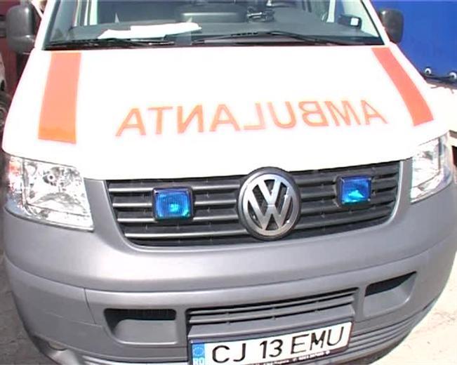 Neatenţia face victime: a trecut strada fără să se asigure şi a ajuns la spital