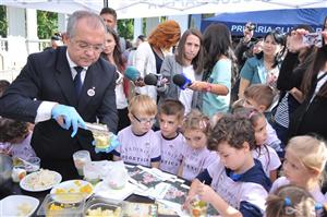 Boc mănâncă sănătos. Află cât cheltuie la piaţă