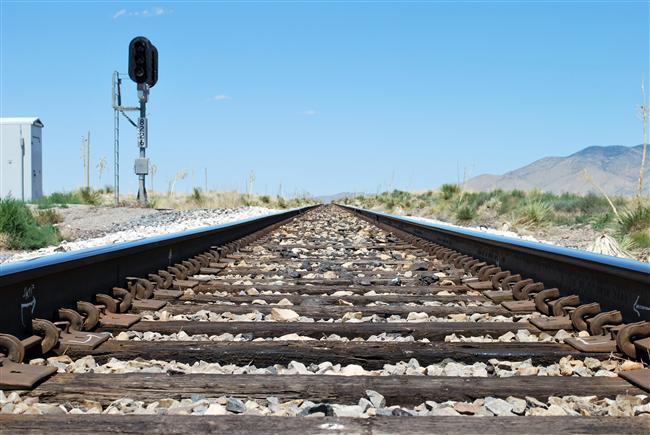 CFR scoate la licitaţie peste 1000 de km de cale ferată