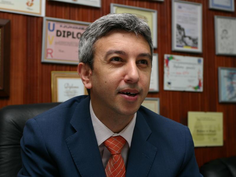 Dan Diaconescu şi-a depus candidatura la BEC