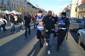 Politicienii locali cer deschiderea unei anchete cu privire la abuzurile făcute de jandarmi la derby-ul Clujului