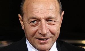 Băsescu a promulgat legea care scoate medicii din categoria funcţionarilor publici