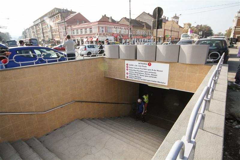 Proiectul lui Şurubaru, inaugurat fără scări rulante. Are protecţie anti-graffiti FOTO