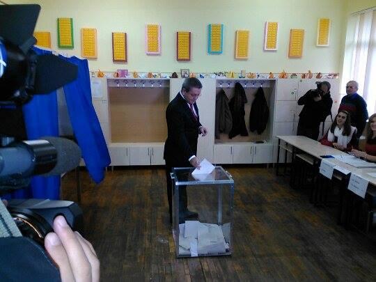 Ioan Rus a votat fix la 8:30. În trei minute a ieşit din secţia de votare
