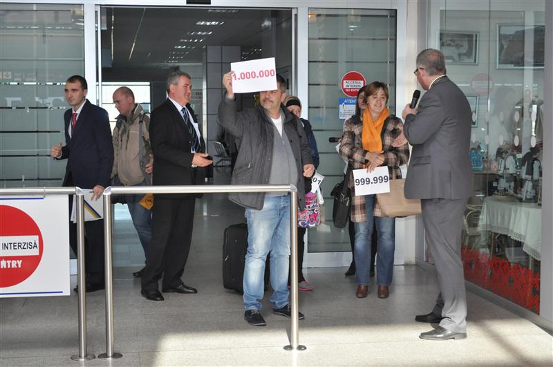 Aterizare cu surprize pe Aeroportul Internaţional Cluj. Ce l-a aşteptat pe unul din pasageri 