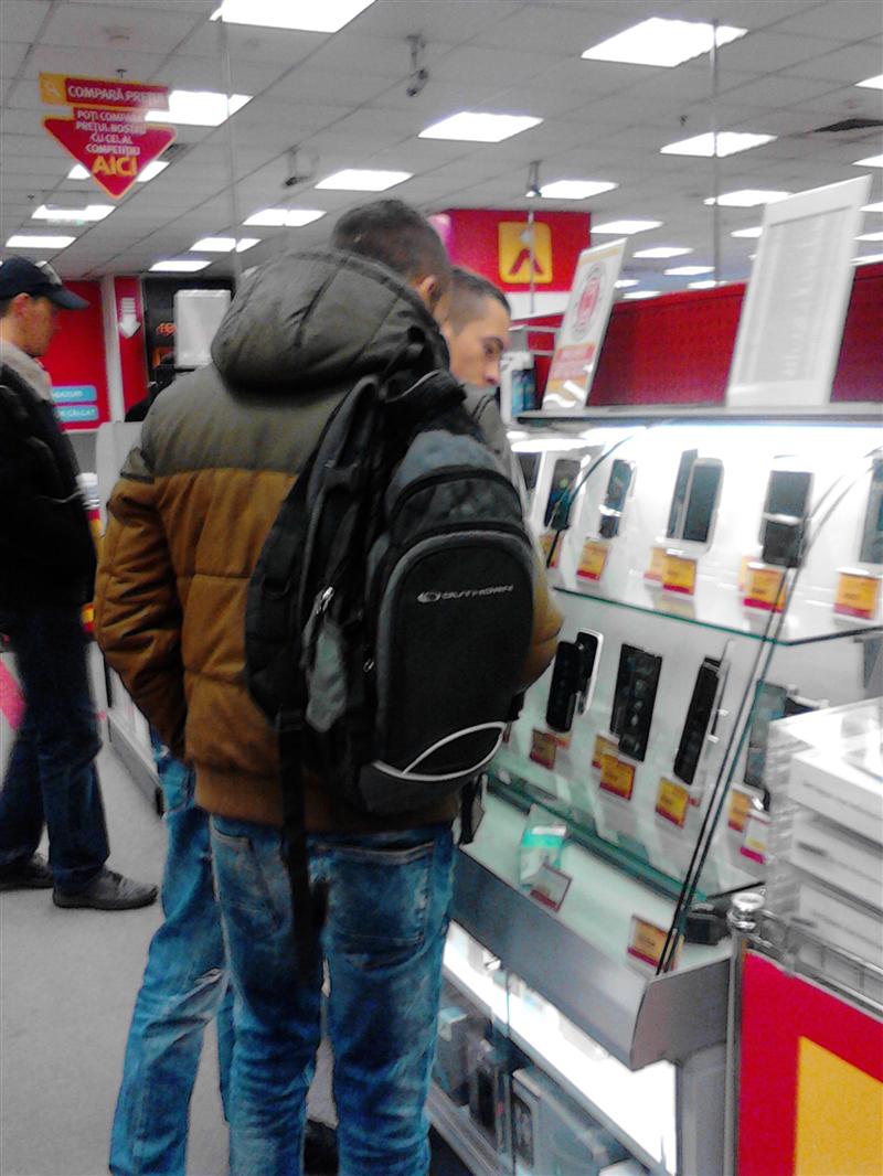 BLACK FRIDAY 2014, la Cluj: Isteria a început de la primele ore ale dimineţii