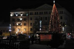 Târgul de Crăciun din Piaţa Unirii aduce spiritul sărbătorilor la Cluj