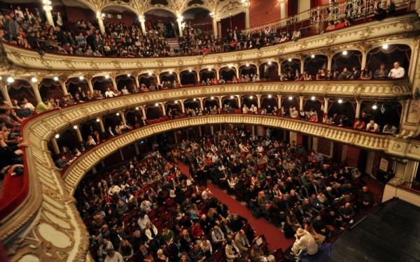 Ateliere, demonstraţii şi concerte gratuite, la Noaptea Porţilor Deschise de la Teatrul Cluj-Napoca