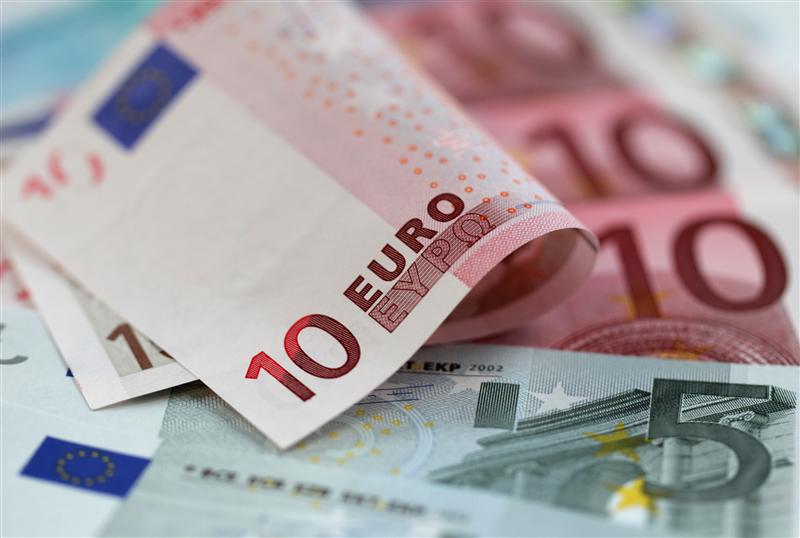 Experţi străini: la cât va fi cotat EURO în 2015