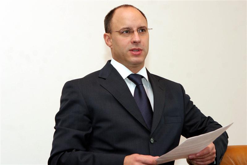 Un fost ministru clujean îşi aşteaptă luni sentinţa