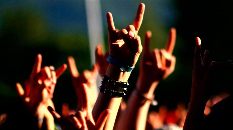 In rock we trust! Competiţie de muzică rock în centrul Clujului