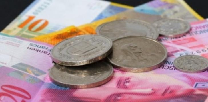 Banca centrală elveţiană este gata să intervină pe piaţa valutară, pentru a relaxa politica monetară