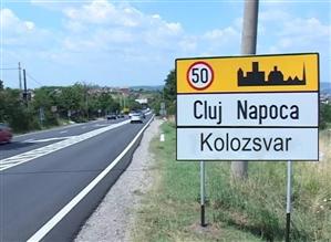 Clujul, fără controversatele plăcuţe bilingve! Primăria a câştigat definitiv procesul 
