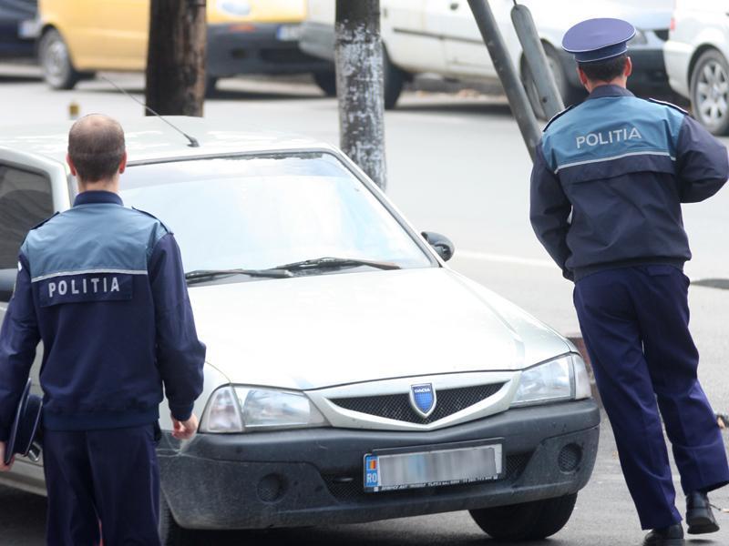 Cinci hoţi, prinşi datorită unor sesizări din partea clujenilor
