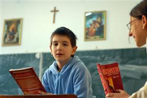 Ora de religie în școlile cu elevi predominant catolici sau reformați: câți vor să urmeze această materie