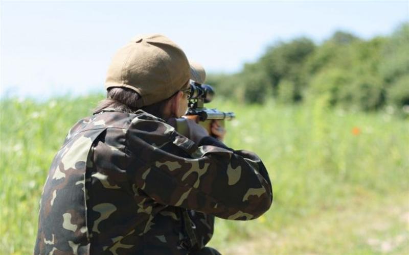Braconierii fac legea: un paznic a fost ameninţat de cel pe care l-a surprins la vânătoare